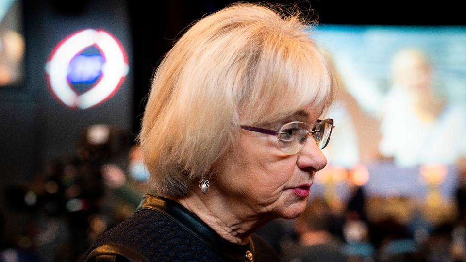 ATS Fremskreden Gigt Forhindrer Pia Kj rsgaard I At Klappe Ad Martin Henriksen P Dansk 